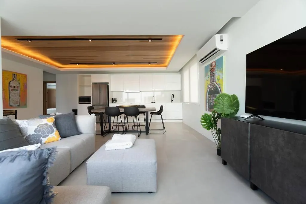 Emerald Haus 12Bd 6Bath Sleeps 26 People سان خوان 0*,  بورتوريكو